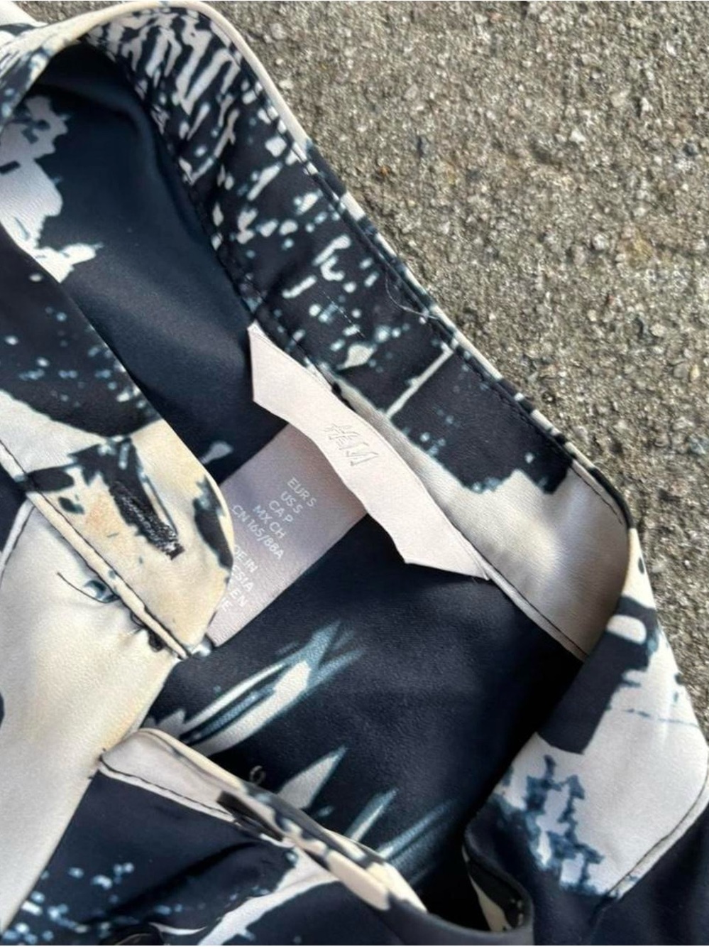 H&M Black and White Abstract Print Long Shirt Dress - Picture 3 of 3